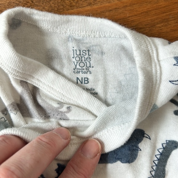 Carter's 2 piece set - Picture 4 of 9